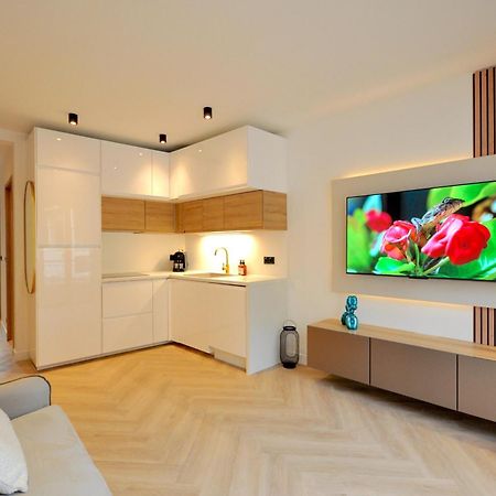 Monaco # Menton - 6 Persons - 2 Bedrooms - Full Renovated - Private Parking - Hypercenter - Clim - Beach And Sun מנטון מראה חיצוני תמונה
