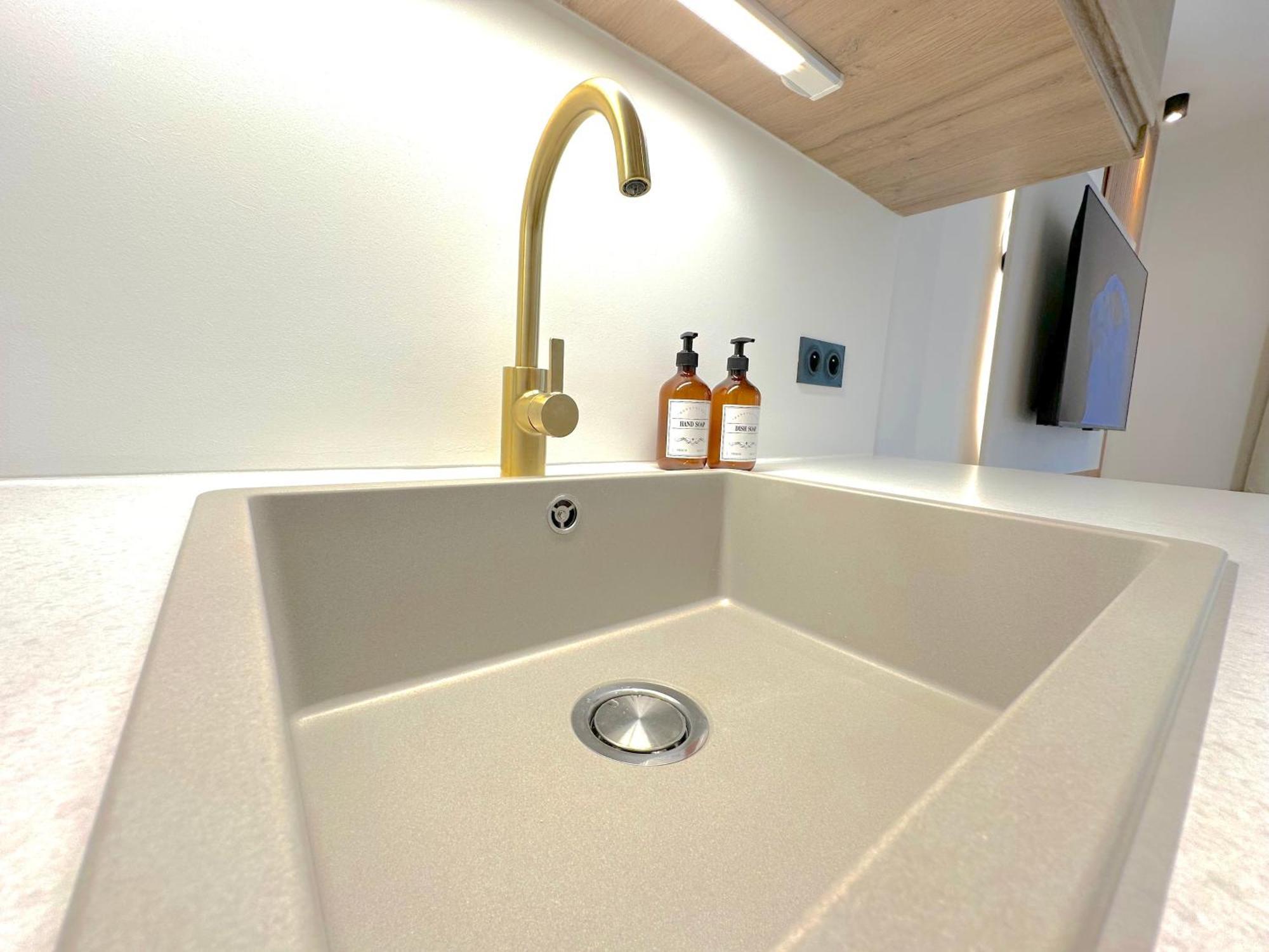 Monaco # Menton - 6 Persons - 2 Bedrooms - Full Renovated - Private Parking - Hypercenter - Clim - Beach And Sun מנטון מראה חיצוני תמונה